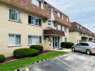 8804 BRIAR Court 2A, Des Plaines, IL 60016
