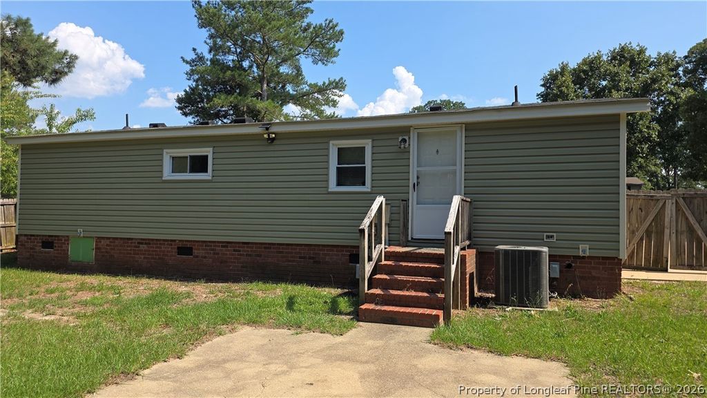 304 McDougald Drive, Raeford, NC 28376 — photo 2