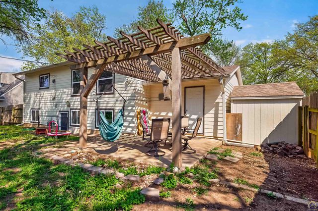 3107 SW Mulvane ST, Topeka, KS 66611