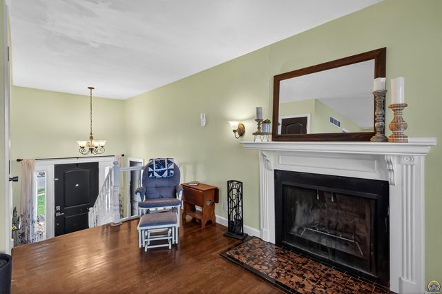 3107 SW Mulvane ST, Topeka, KS 66611