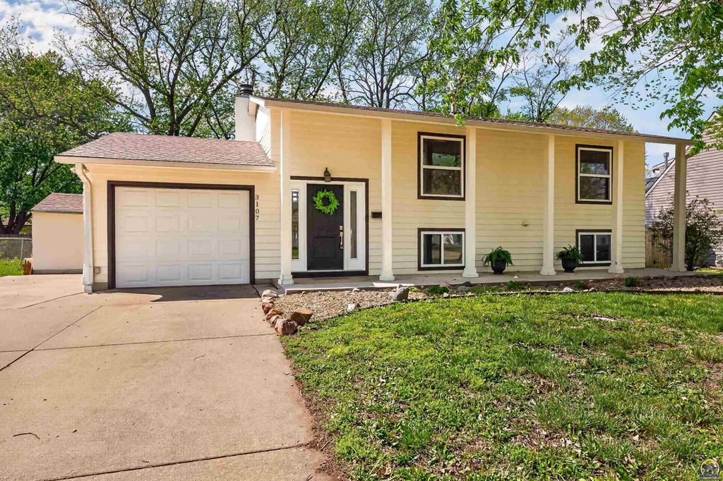3107 SW Mulvane ST, Topeka, KS 66611