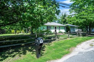 8 Hill Street E, Wading River, NY 11792