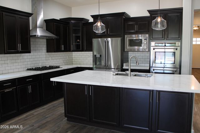 20843 W CARLTON MNR Drive, Buckeye, AZ 85396