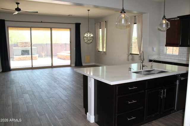 20843 W CARLTON MNR Drive, Buckeye, AZ 85396