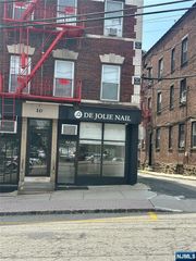 10 Hilliard Avenue, Edgewater, NJ 07020