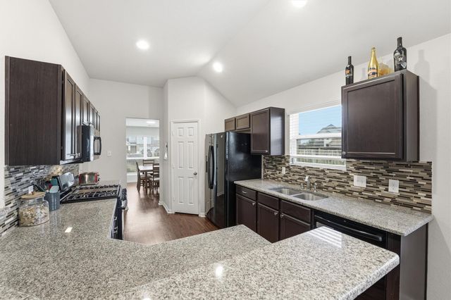 2115 Pacific Loon Ln, Conroe, TX 77385