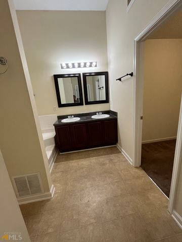 166 Seabreeze Court, Newnan, GA 30265