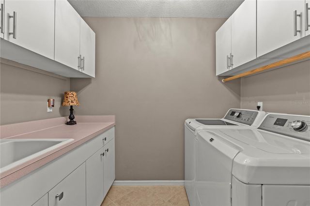 10522 CHAMBERS DRIVE, Tampa, FL 33626