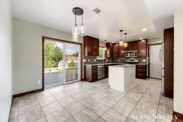 5022 Montauk Drive NW, Comstock Park, MI 49321