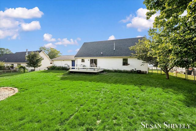 5022 Montauk Drive NW, Comstock Park, MI 49321
