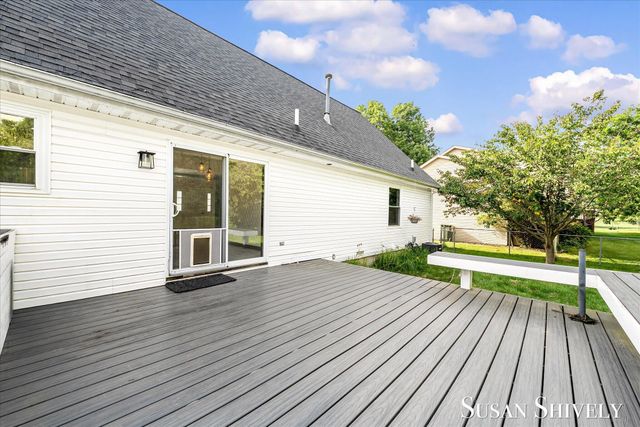5022 Montauk Drive NW, Comstock Park, MI 49321