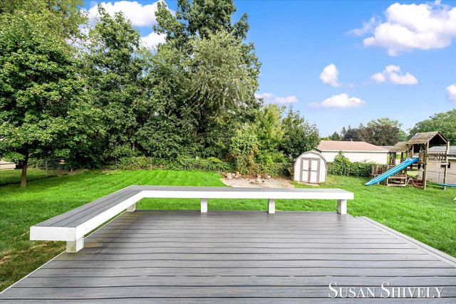5022 Montauk Drive NW, Comstock Park, MI 49321