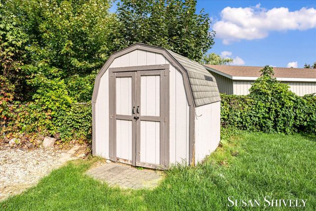 5022 Montauk Drive NW, Comstock Park, MI 49321