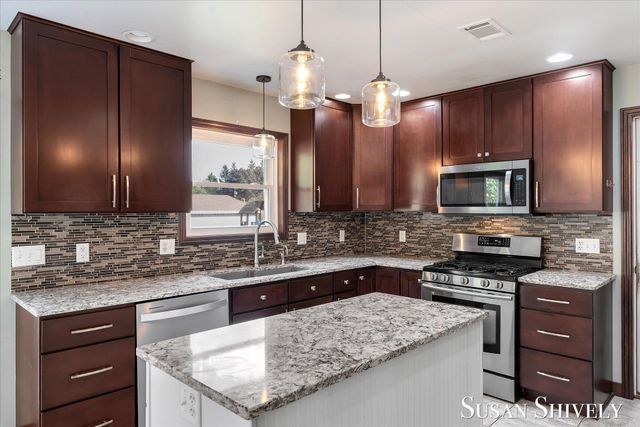 5022 Montauk Drive NW, Comstock Park, MI 49321