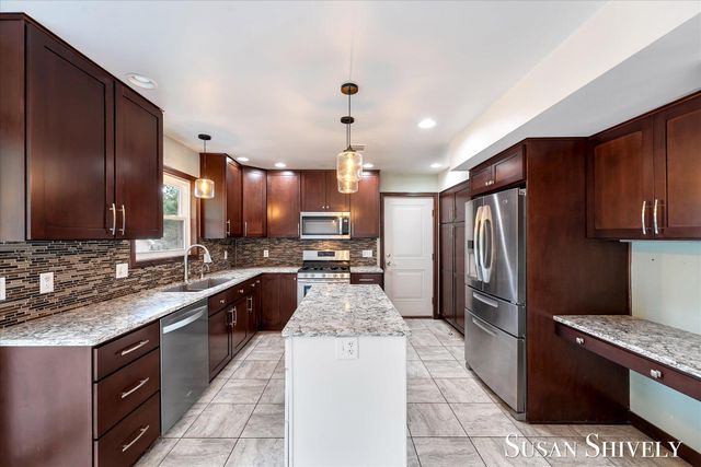 5022 Montauk Drive NW, Comstock Park, MI 49321