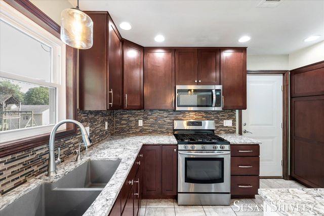 5022 Montauk Drive NW, Comstock Park, MI 49321