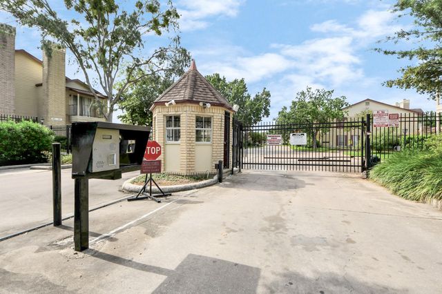 2120 El Paseo Street 405, Houston, TX 77054