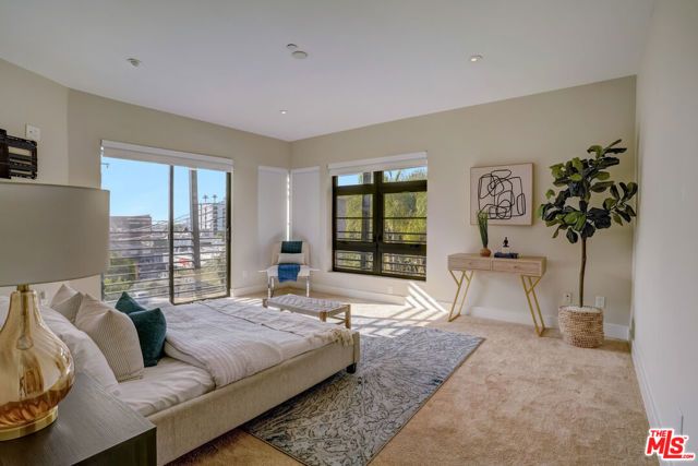 8788 Shoreham Drive 23, West Hollywood, CA 90069