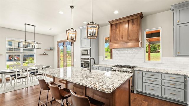 3261 Red Ridge Drive, Blanchard, OK 73010