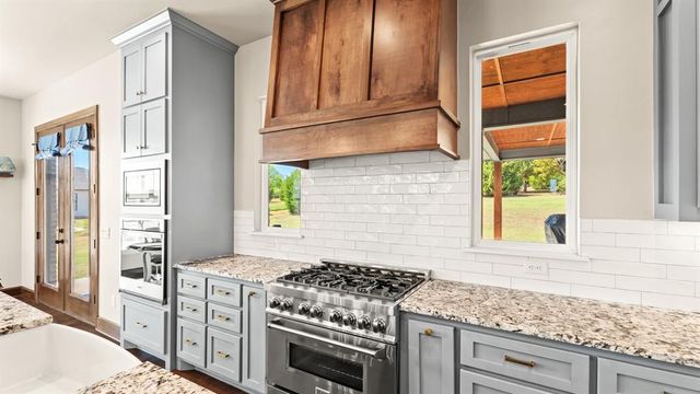 3261 Red Ridge Drive, Blanchard, OK 73010