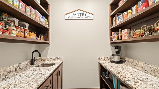 3261 Red Ridge Drive, Blanchard, OK 73010