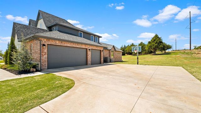 3261 Red Ridge Drive, Blanchard, OK 73010