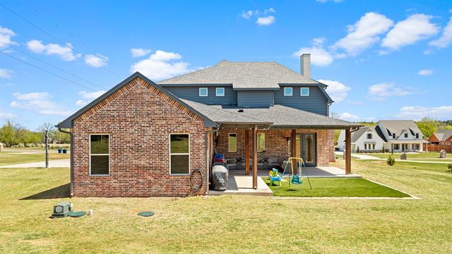 3261 Red Ridge Drive, Blanchard, OK 73010