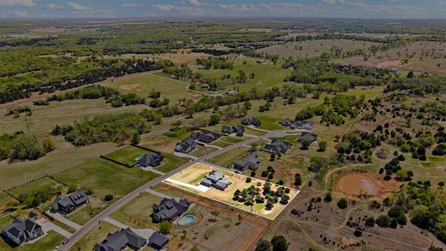 3261 Red Ridge Drive, Blanchard, OK 73010