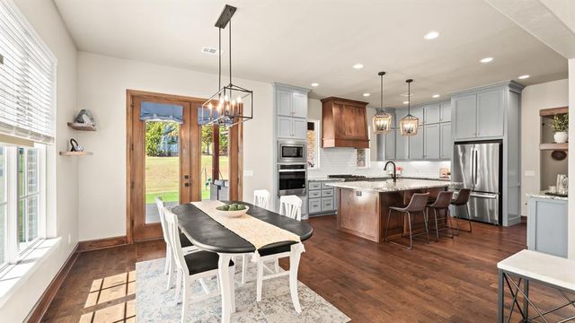 3261 Red Ridge Drive, Blanchard, OK 73010