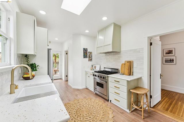 1262 Excelsior, Oakland, CA 94610