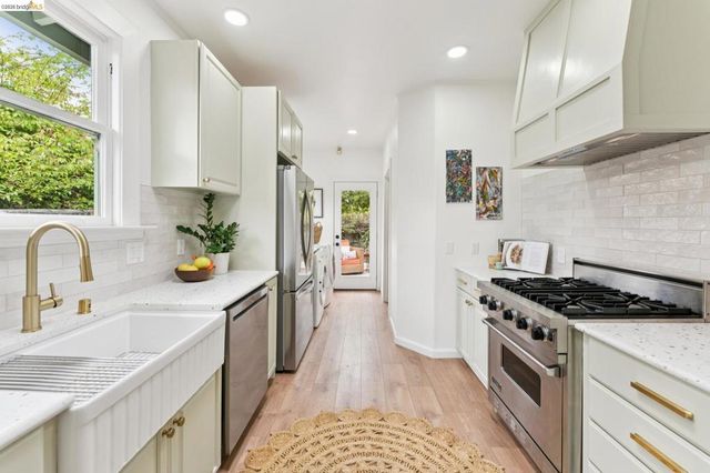 1262 Excelsior, Oakland, CA 94610