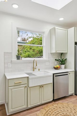 1262 Excelsior, Oakland, CA 94610