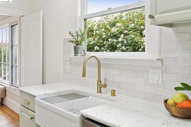 1262 Excelsior, Oakland, CA 94610