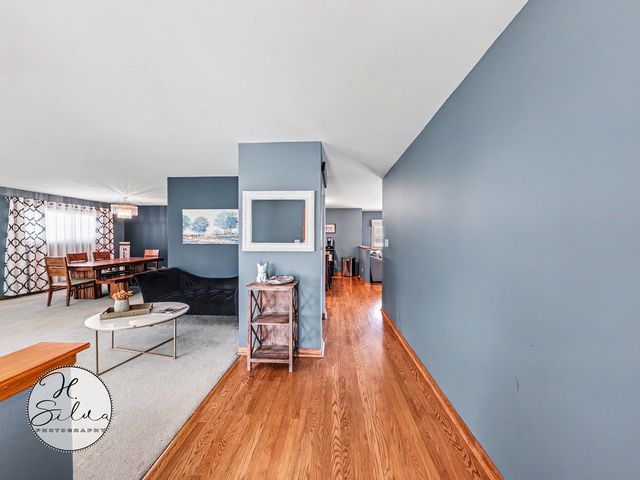 4402 Sycamore Lane, Rolling Meadows, IL 60008