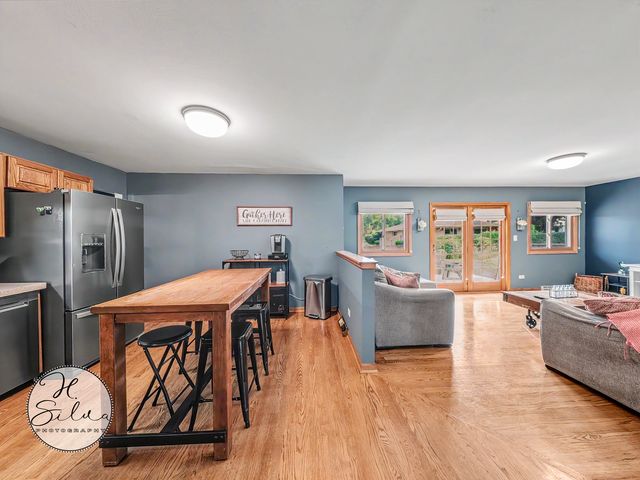 4402 Sycamore Lane, Rolling Meadows, IL 60008