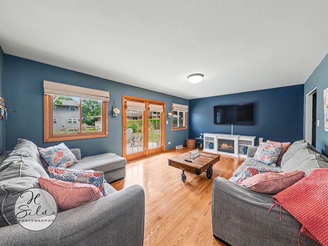 4402 Sycamore Lane, Rolling Meadows, IL 60008