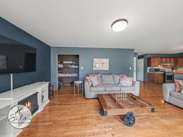 4402 Sycamore Lane, Rolling Meadows, IL 60008