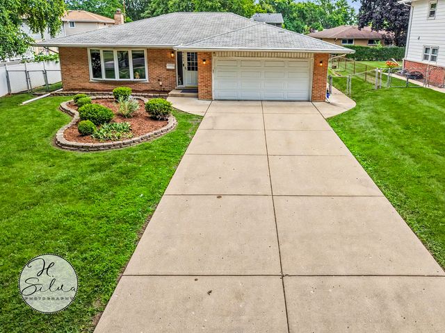 4402 Sycamore Lane, Rolling Meadows, IL 60008