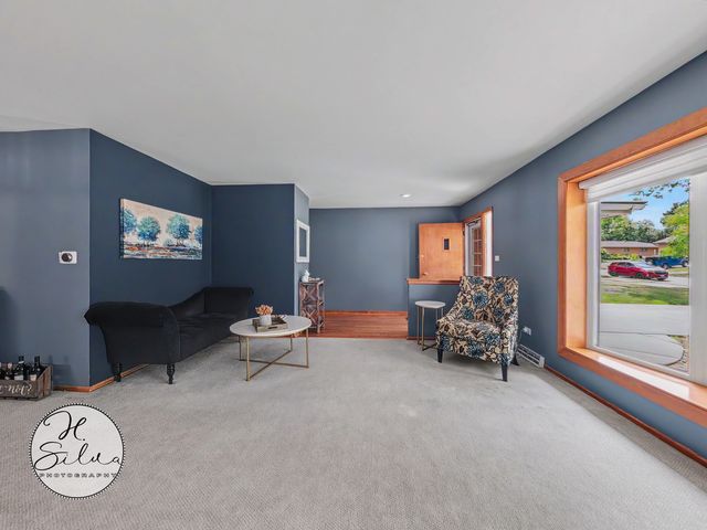 4402 Sycamore Lane, Rolling Meadows, IL 60008