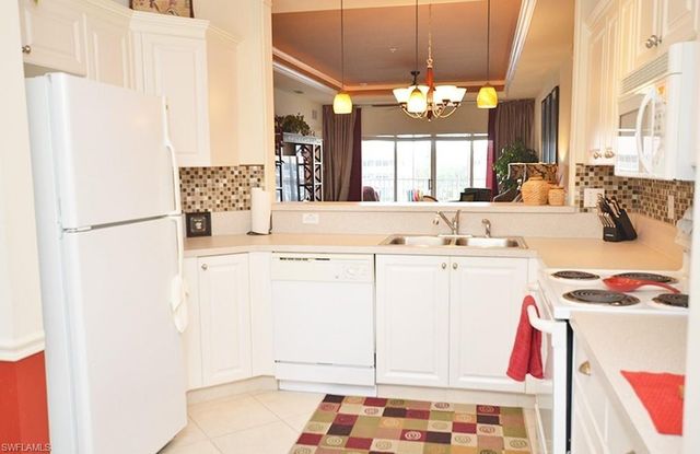 7818 Great Heron WAY 303, Naples, FL 34104
