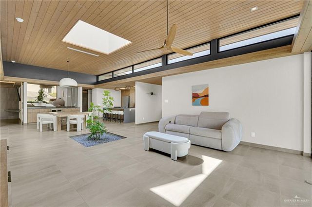 2620 W Chesterfield Avenue, Edinburg, TX 78539