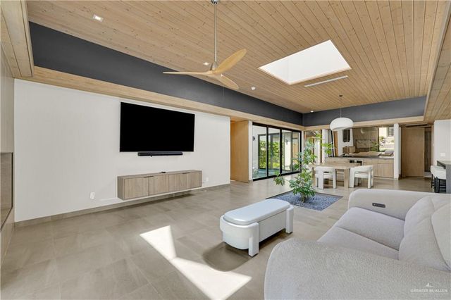 2620 W Chesterfield Avenue, Edinburg, TX 78539