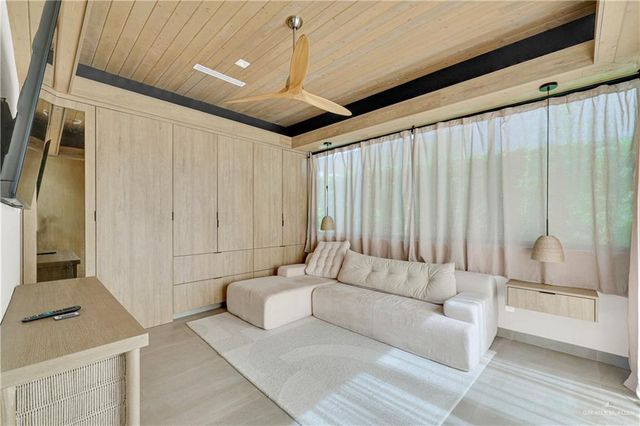 2620 W Chesterfield Avenue, Edinburg, TX 78539