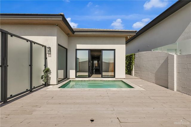 2620 W Chesterfield Avenue, Edinburg, TX 78539