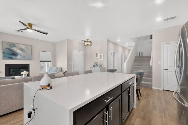 1400 Tierra Verde Loop NW, Los Lunas, NM 87031