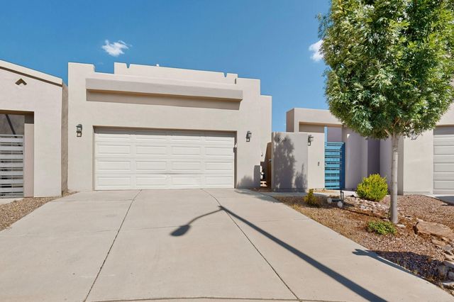 1400 Tierra Verde Loop NW, Los Lunas, NM 87031