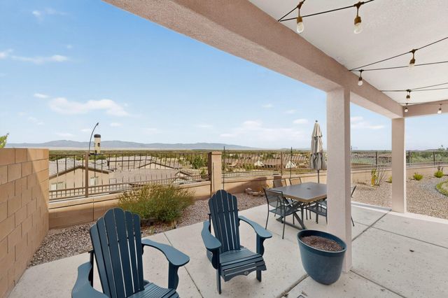 1400 Tierra Verde Loop NW, Los Lunas, NM 87031