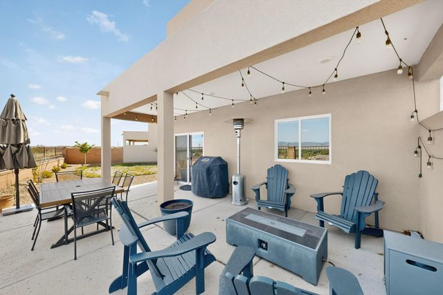 1400 Tierra Verde Loop NW, Los Lunas, NM 87031
