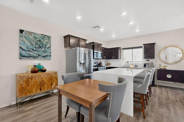 1400 Tierra Verde Loop NW, Los Lunas, NM 87031