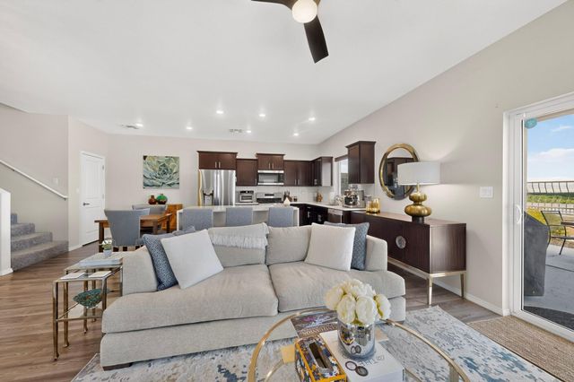 1400 Tierra Verde Loop NW, Los Lunas, NM 87031
